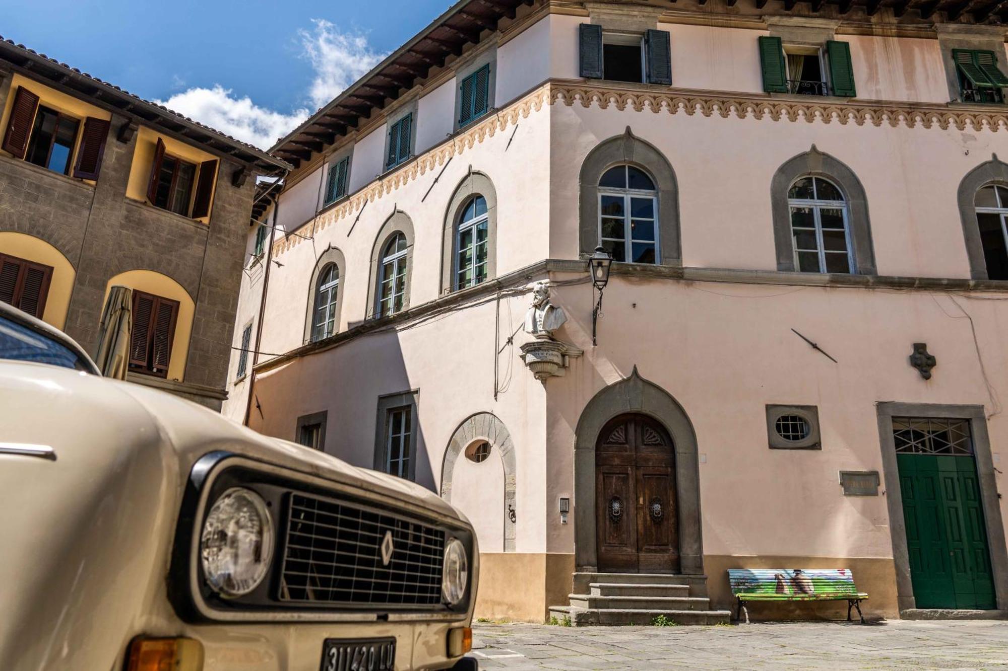 Luxury Apartment Angelio Barga Buitenkant foto