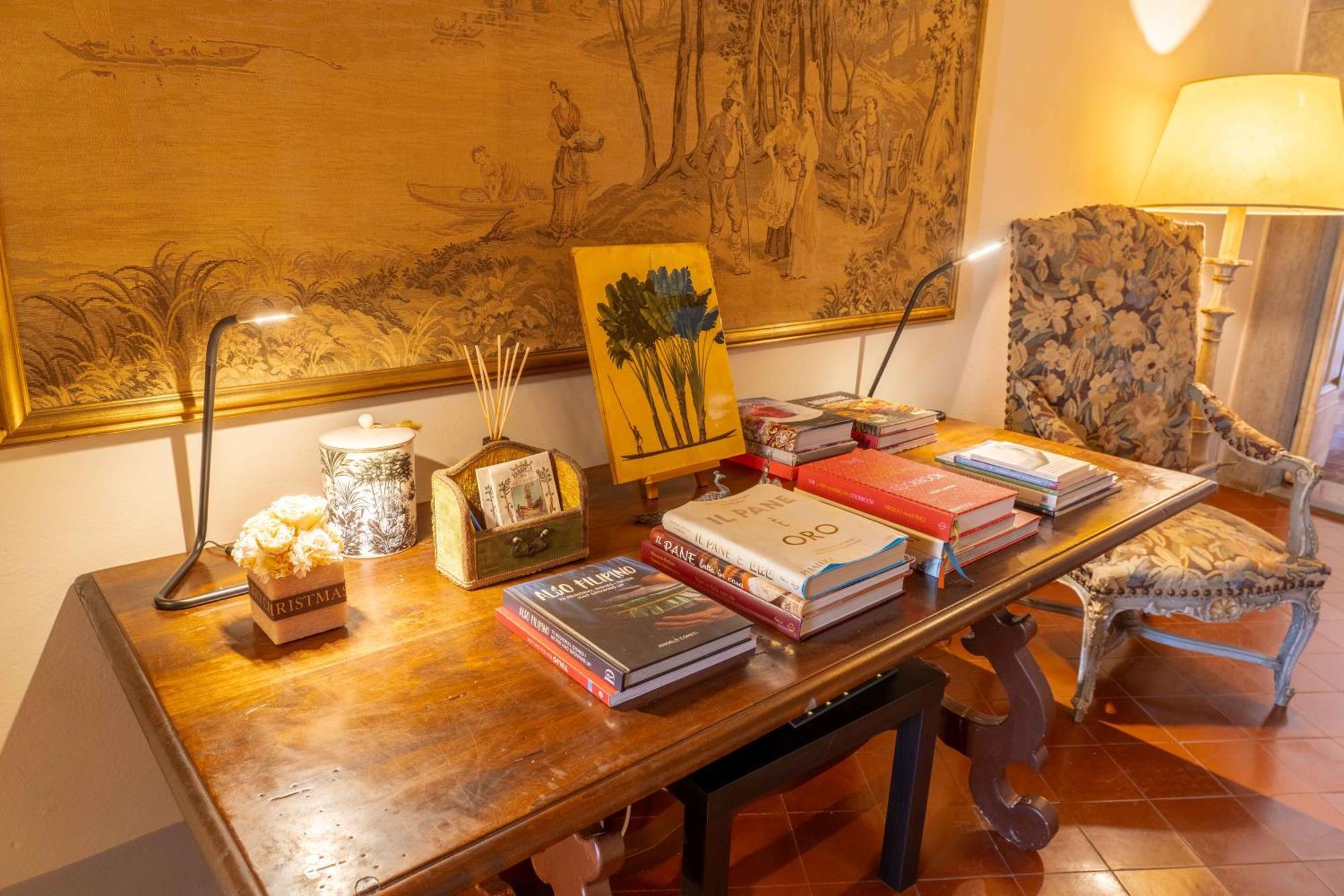 Luxury Apartment Angelio Barga Buitenkant foto