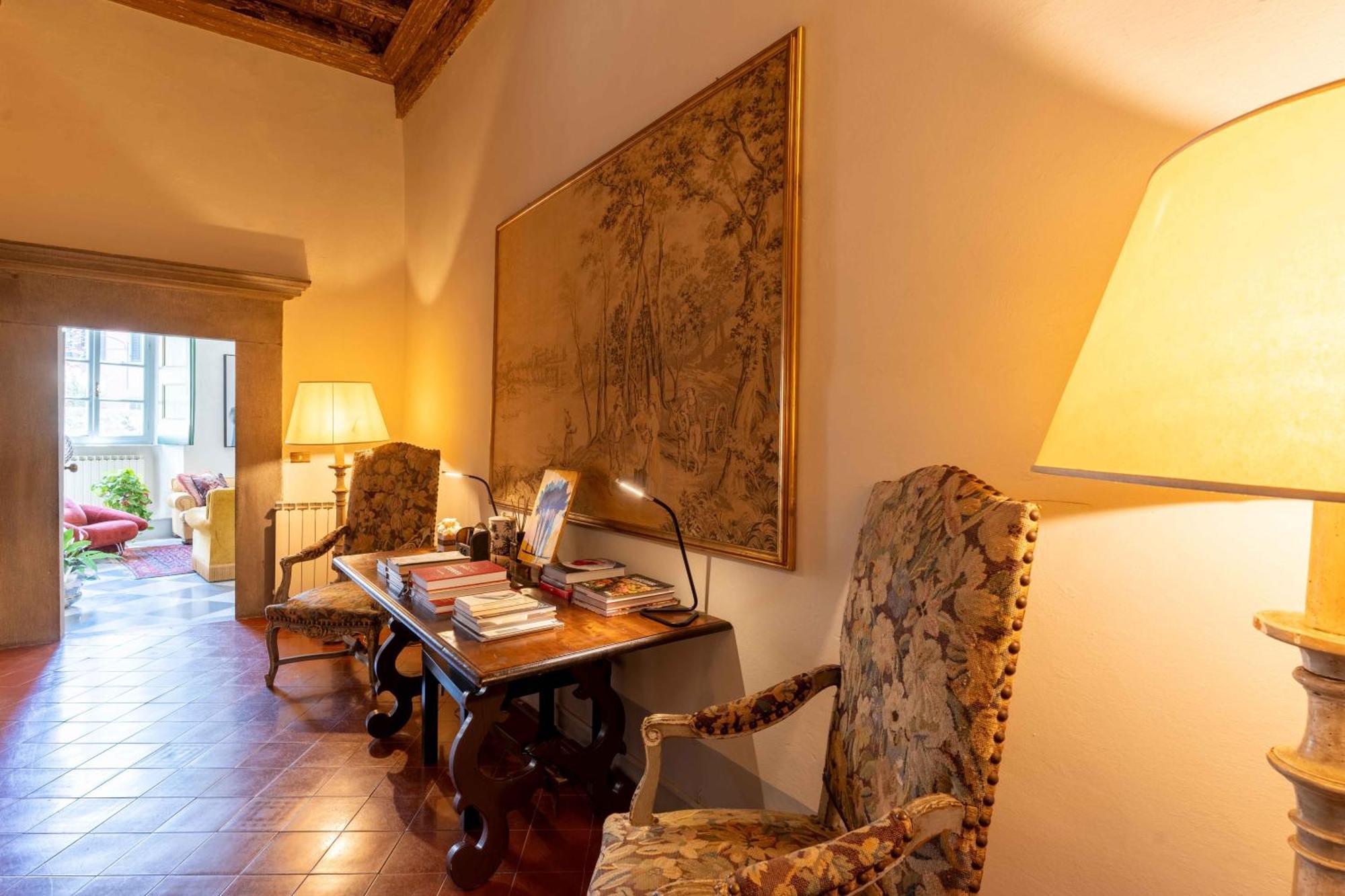 Luxury Apartment Angelio Barga Buitenkant foto