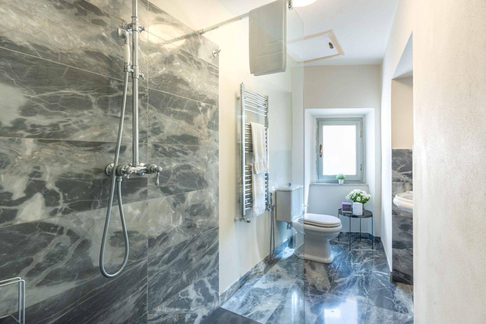 Luxury Apartment Angelio Barga Buitenkant foto