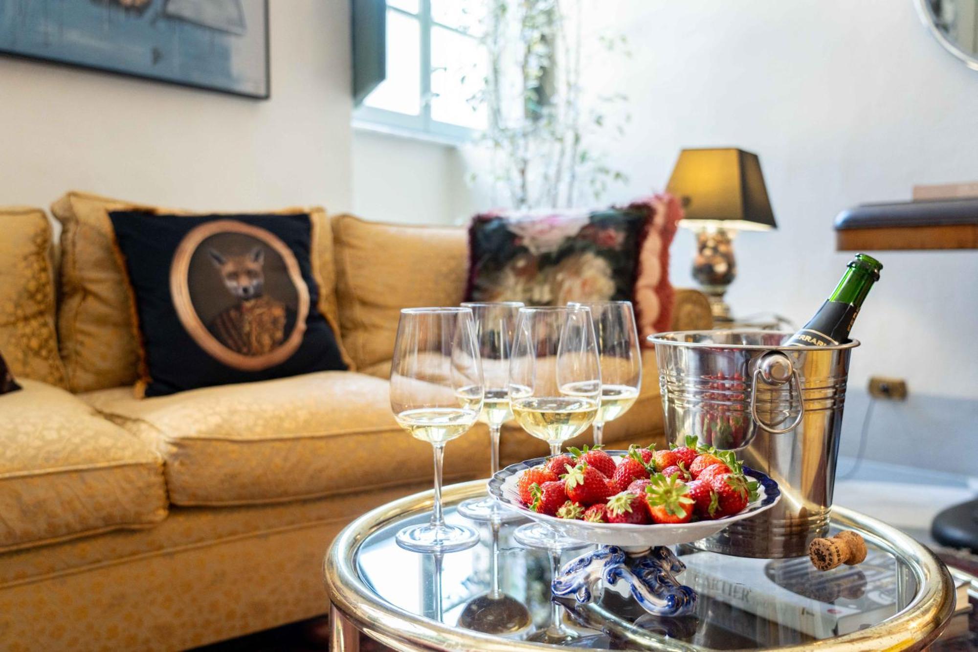 Luxury Apartment Angelio Barga Buitenkant foto
