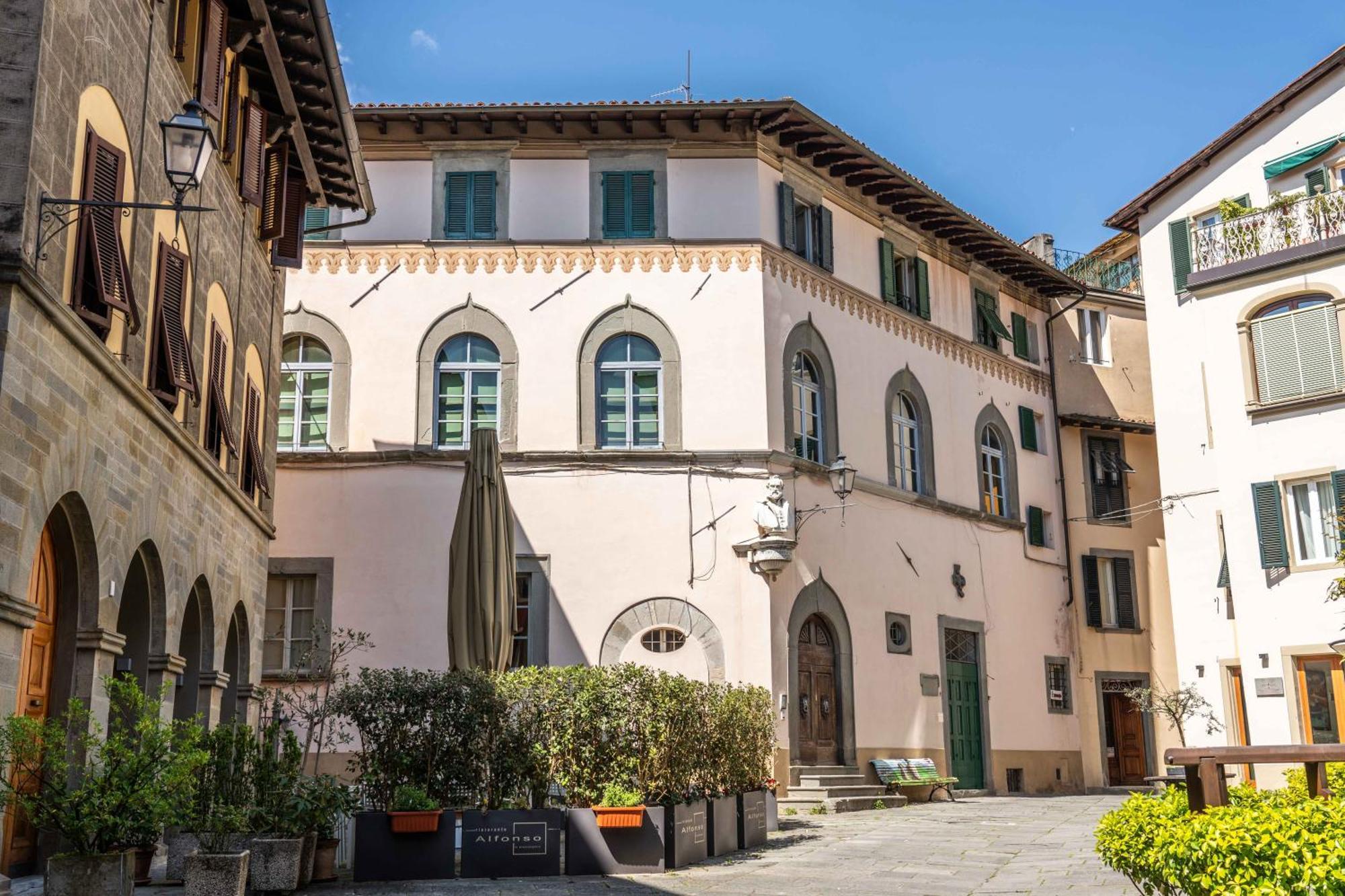 Luxury Apartment Angelio Barga Buitenkant foto