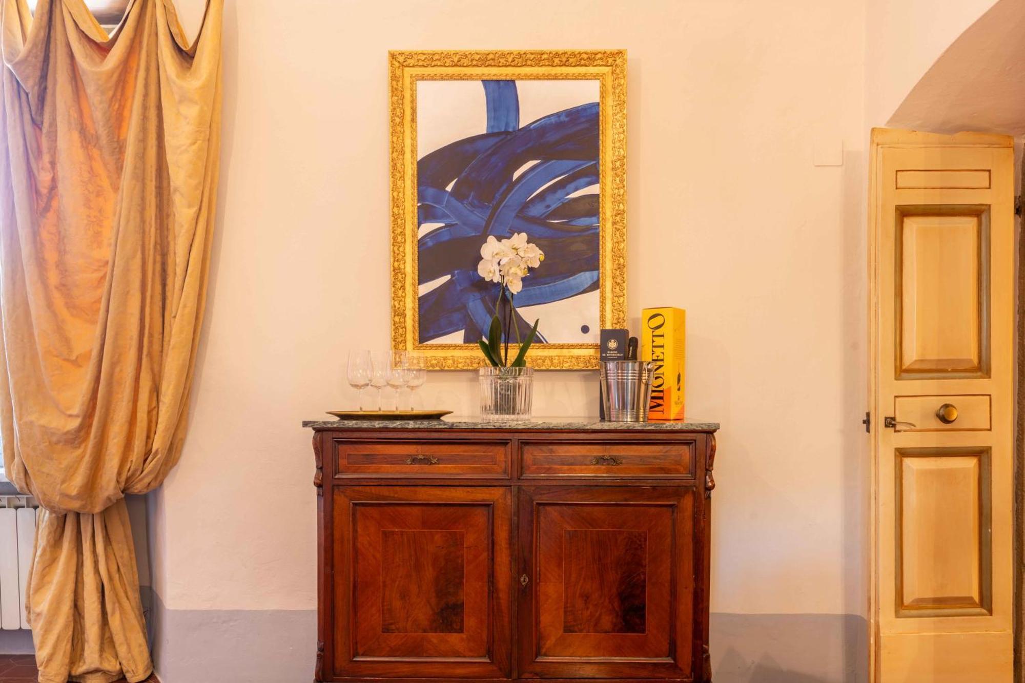 Luxury Apartment Angelio Barga Buitenkant foto